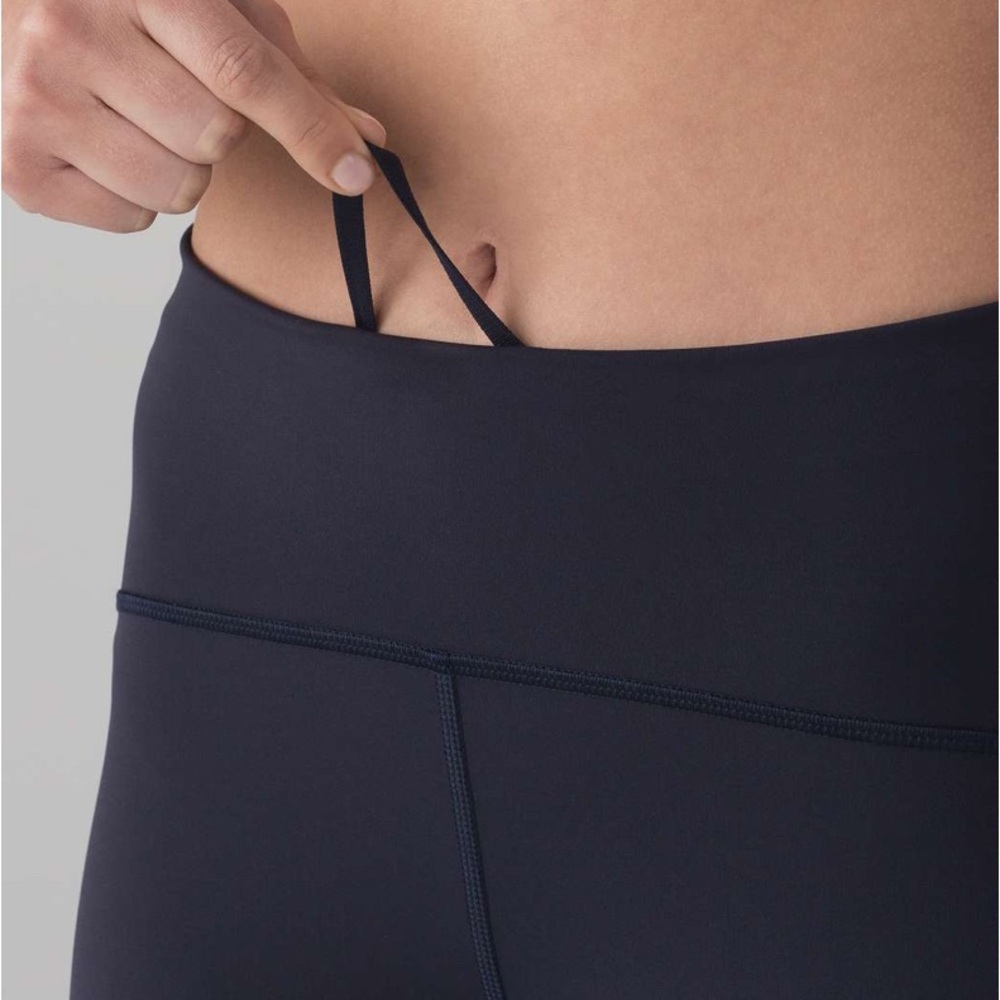 Lululemon High Rise Train Times Crop Leggings Navy Luxtreme sz 8 Like New EUC - Picture 3 of 6